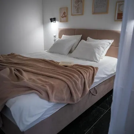 Apartament Przy3maja